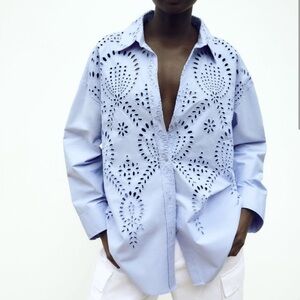 Zara blue eyelet button down shirt in S